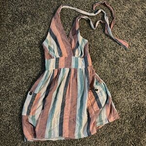American Eagle dress, worn once. Xs halter dress with muted colors and pockets.